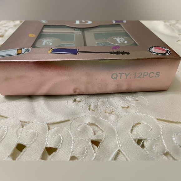 False Eyelash Set with Decorative Box